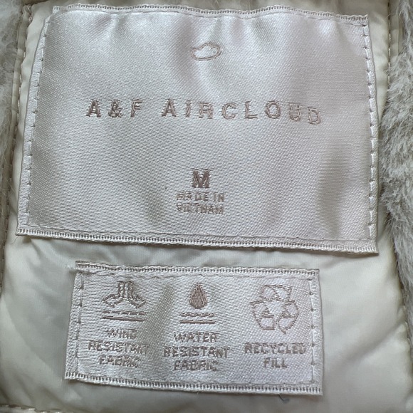 Abercrombie & Fitch A&F AIR CLOUD Puffer Parka Jacket WOMENS MEDIUM Ivory - Picture 4 of 8